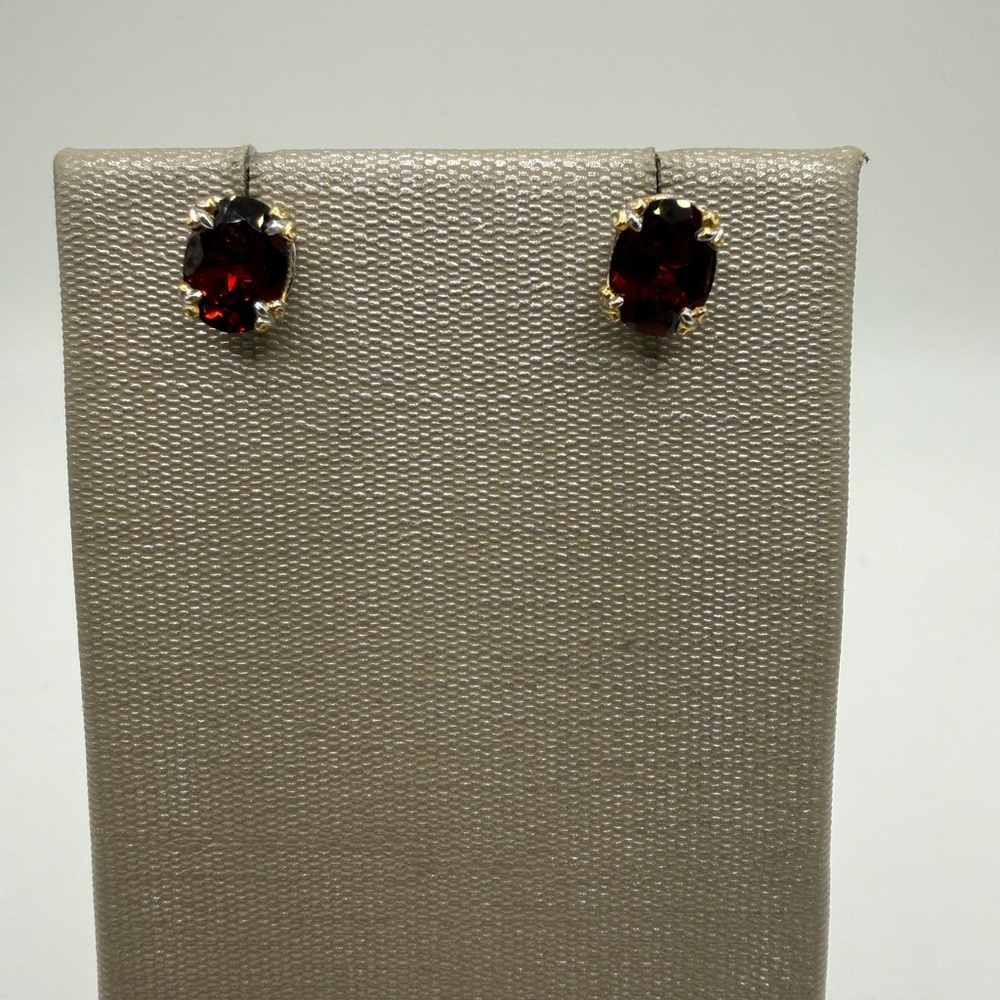 Gems En Vogue Garnet Stud Earrings 925/18K